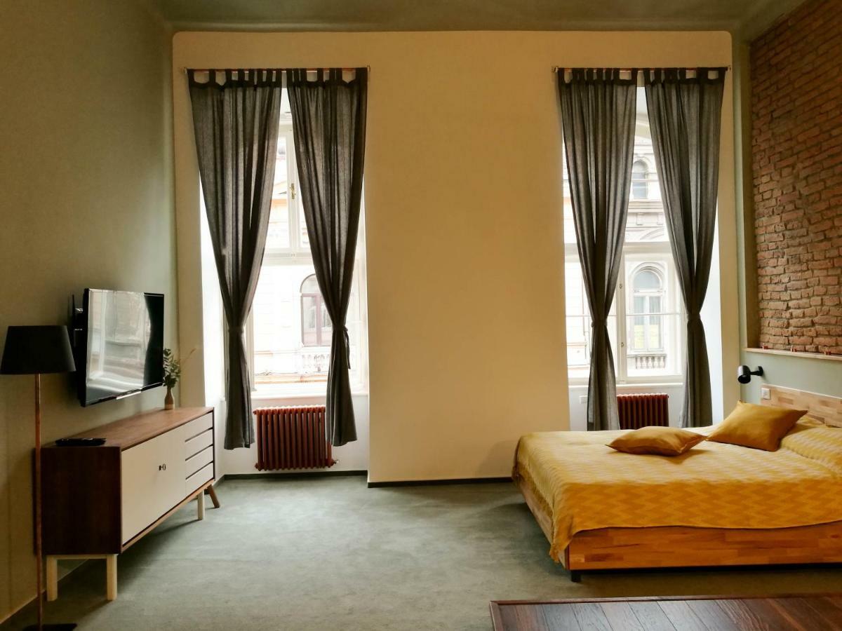 Zada Studio - Old City Center Brasov Bagian luar foto